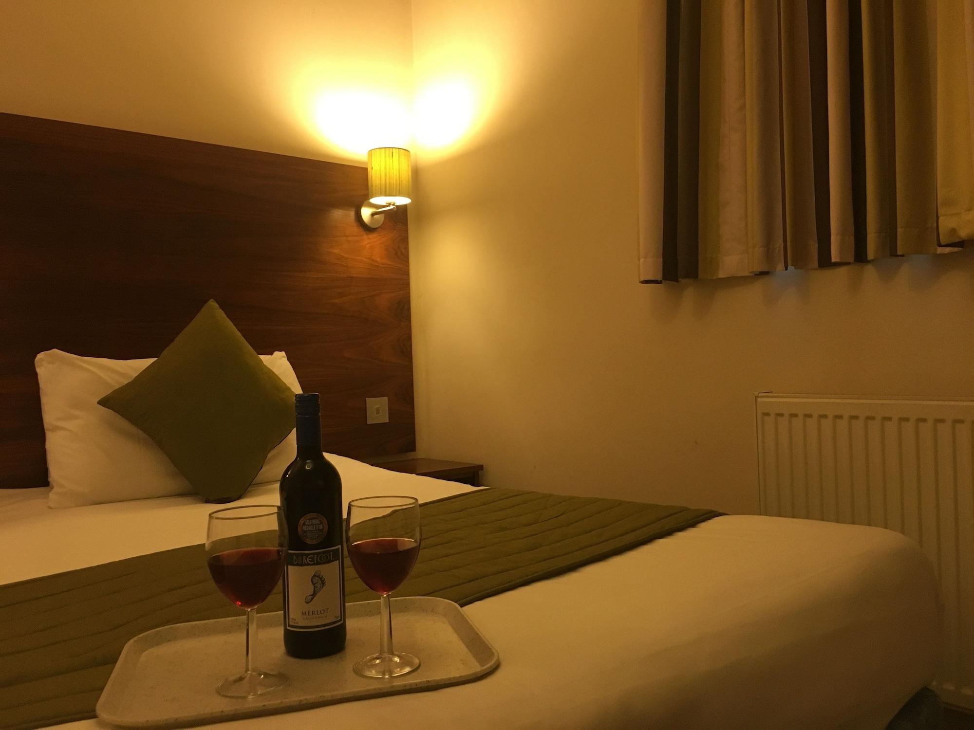 Stockwood Hotel - Luton Airport Ngoại thất bức ảnh