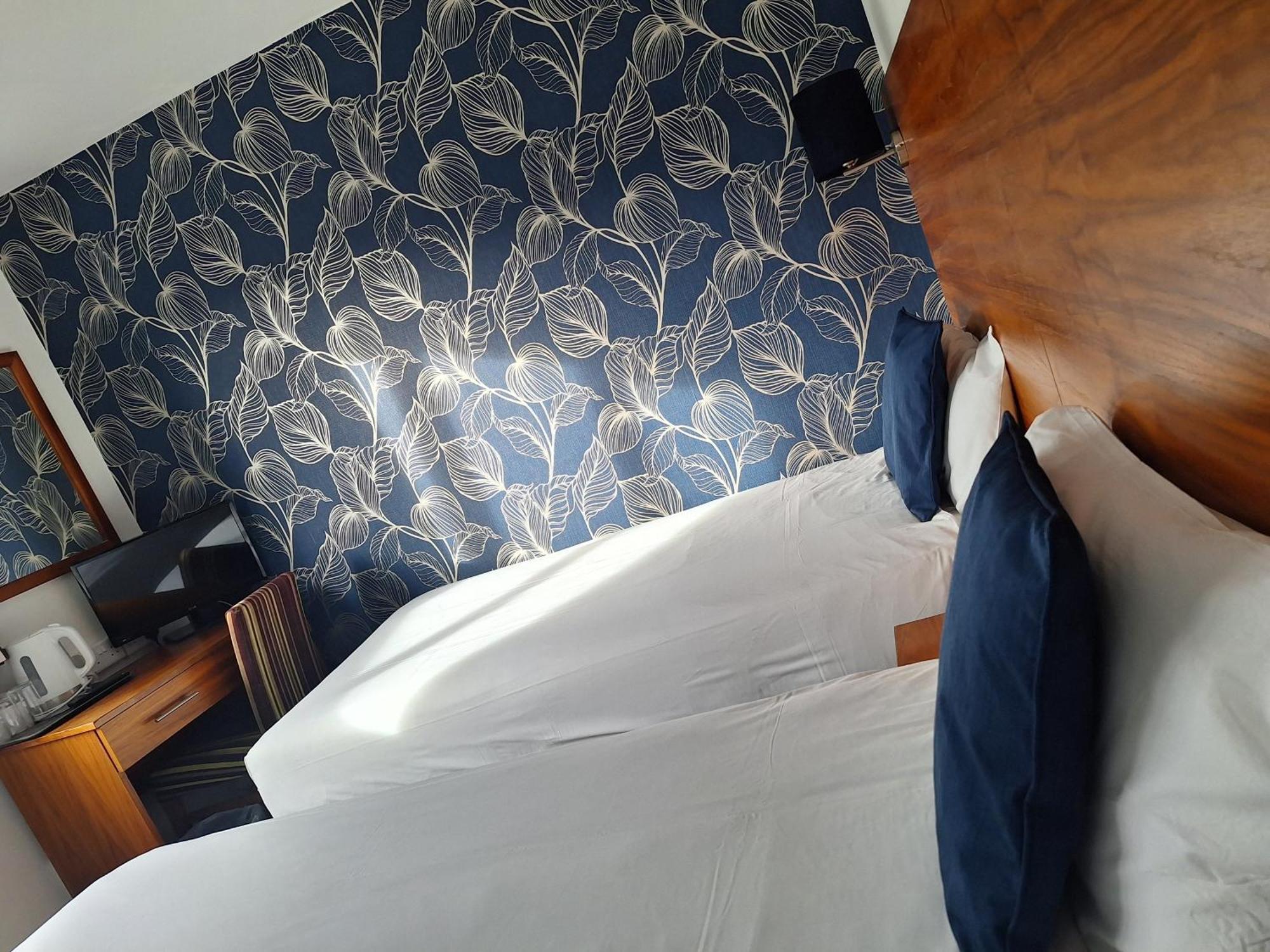 Stockwood Hotel - Luton Airport Phòng bức ảnh