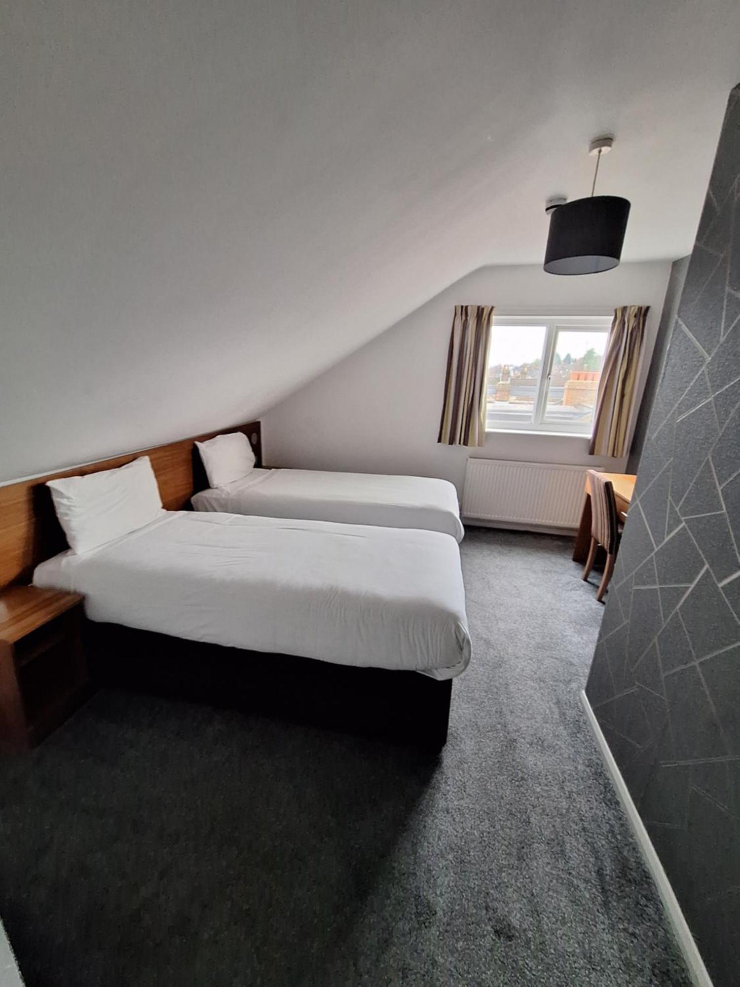 Stockwood Hotel - Luton Airport Ngoại thất bức ảnh