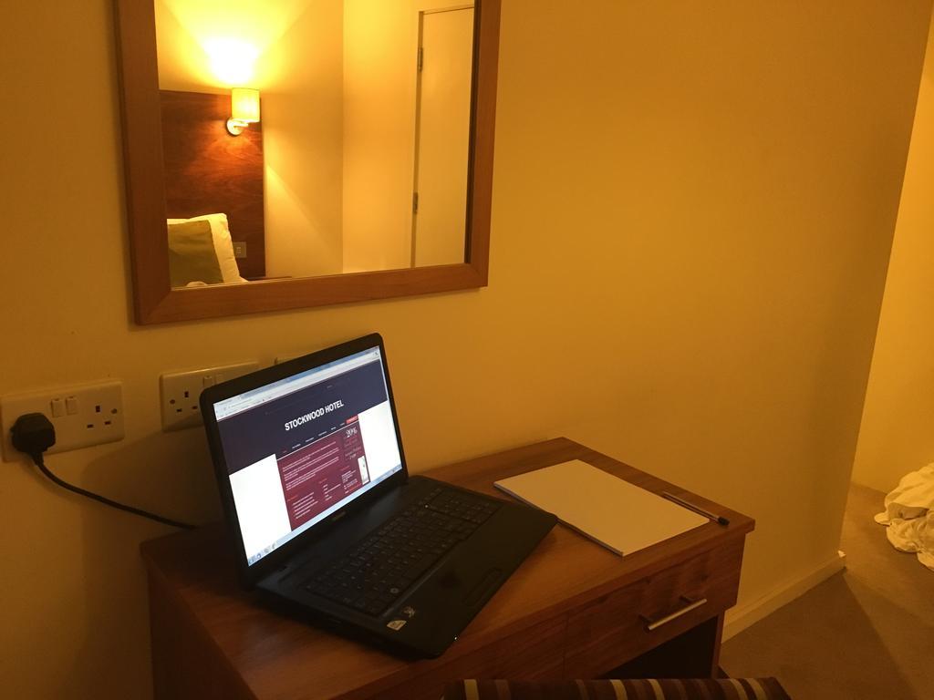 Stockwood Hotel - Luton Airport Ngoại thất bức ảnh